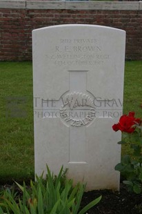 Dochy Farm New British Cemetery - BROWN, REGINALD EDWARD